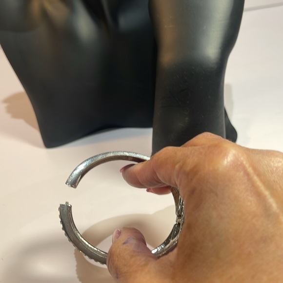 Rhinestone Cuff Hinged Bracelet. - Picture 6 of 6